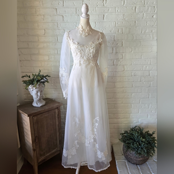 Vtg 70s Lace Applique + Pearl High Neck Wedding Gown, Fairy/ Victorian, Read - Picture 2 of 12